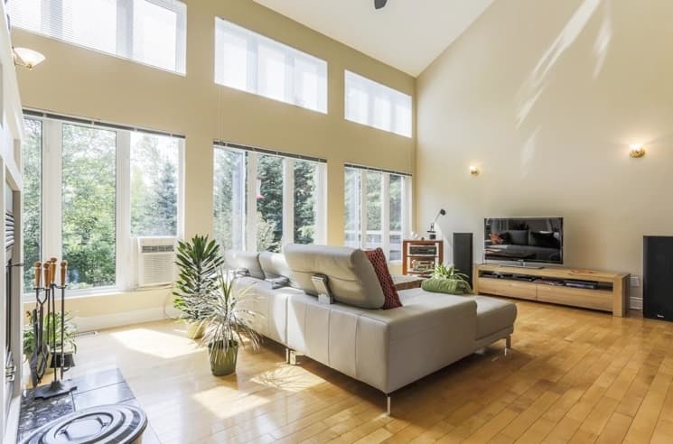 salon ouvert minimaliste 