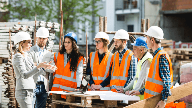 femmes en construction