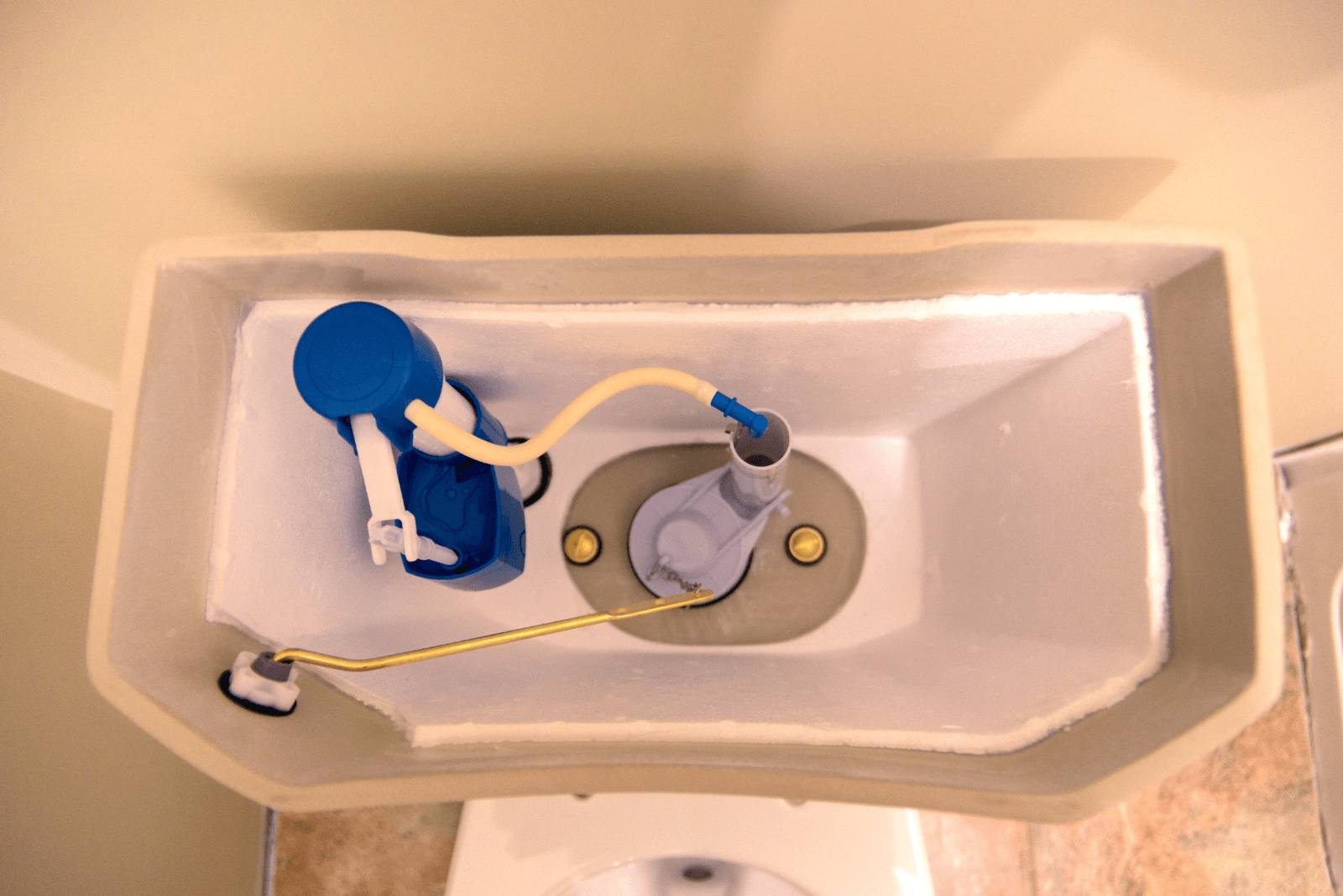 Kit d'isolation de réservoir de toilette