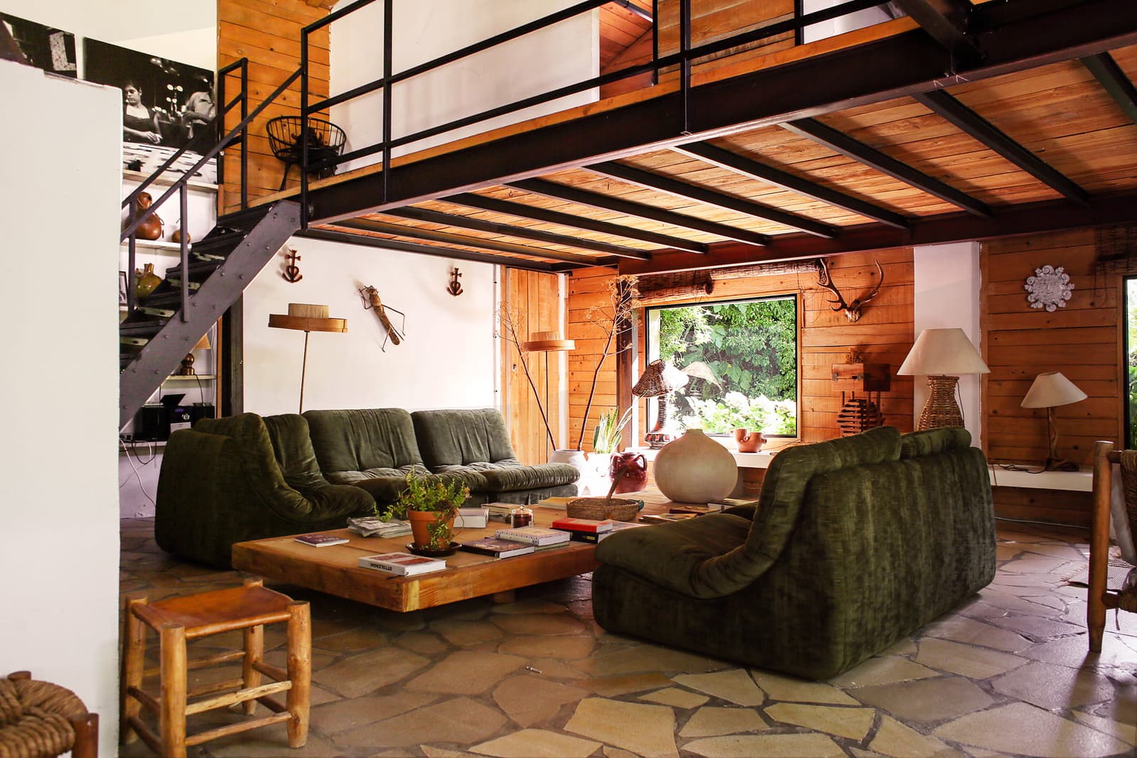 inside-closet-coup-de-coeur-deco-chez-annick-lestrohan