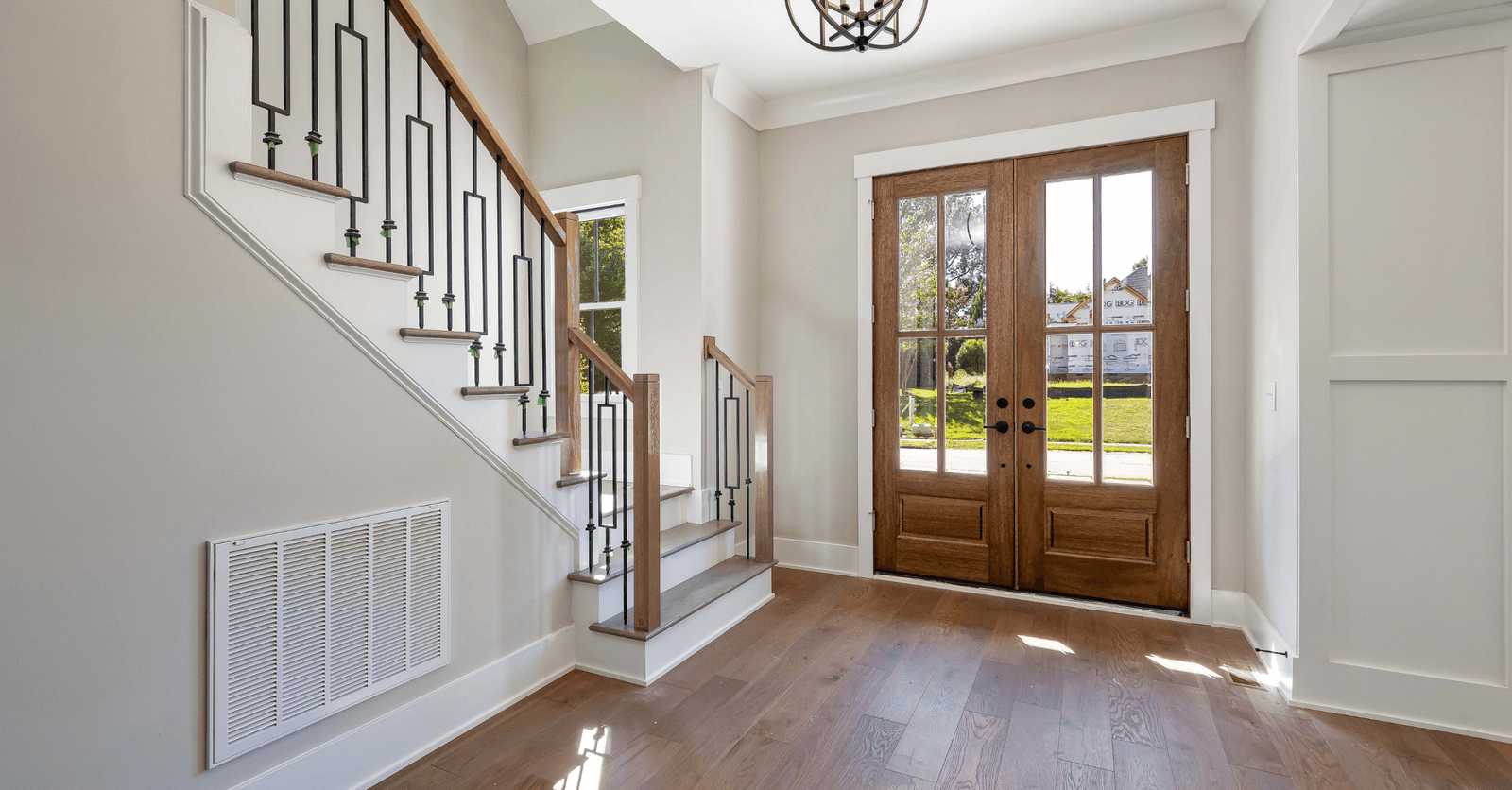 vitrage extérieur de la porte d’entrée